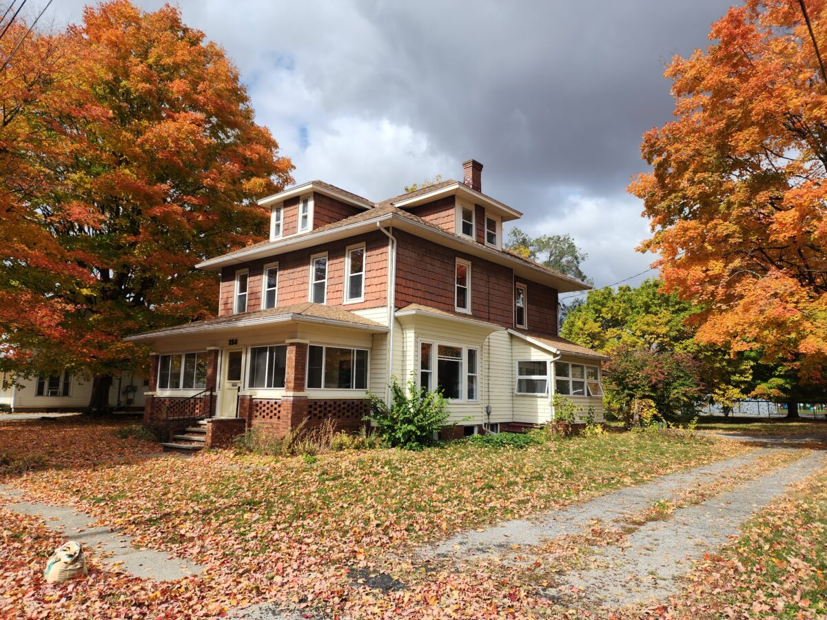 328 Henderson Avenue Bess Blvd Real Estate Company Ltd