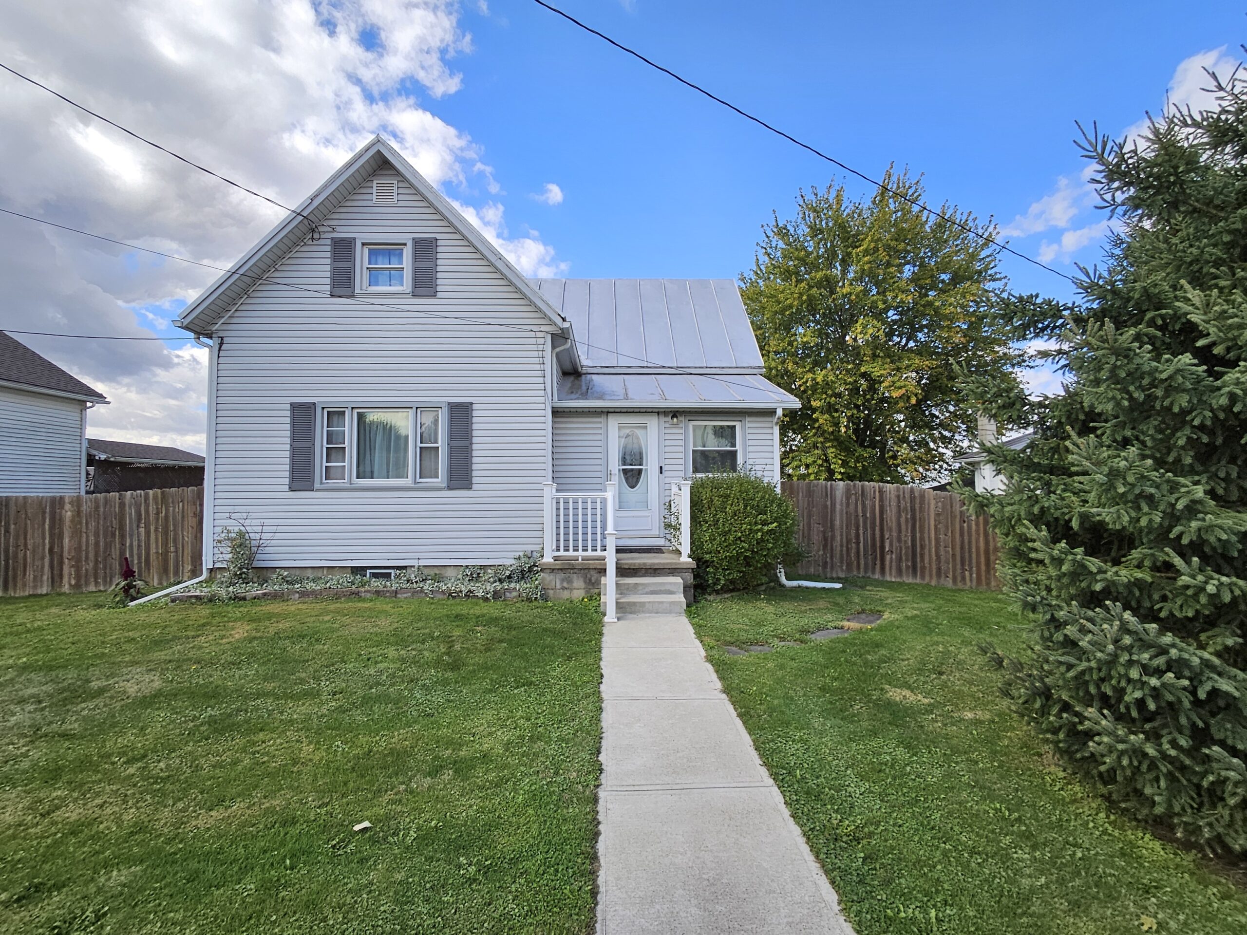 House for sale at 2422 Western Avenue in North Robinson