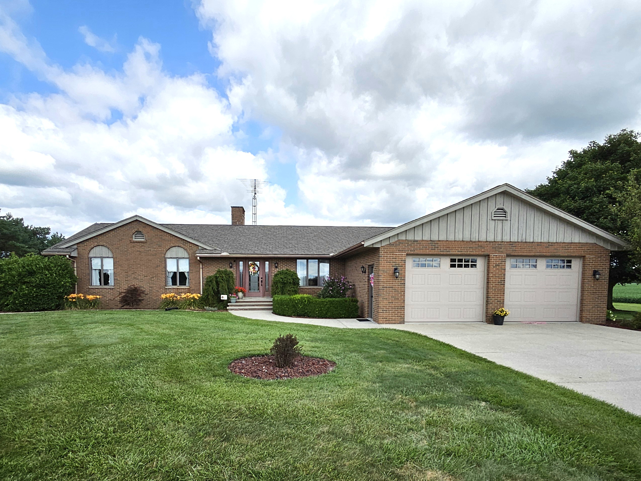 House for sale at 2560 Brokensword Road in Bucyrus, Ohio
